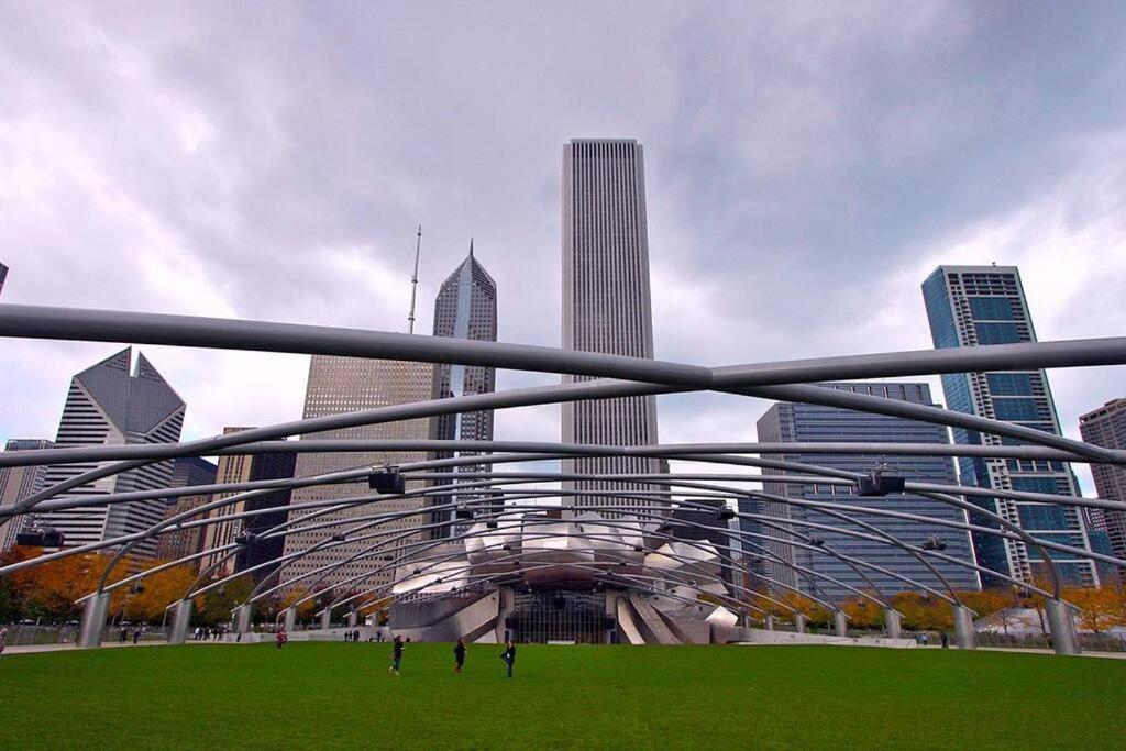 Spacious 2Br Vacation Rental With City View, Optional Parking And Gym Near Mccormick Place & Downtown Chicago Attractions Luaran gambar
